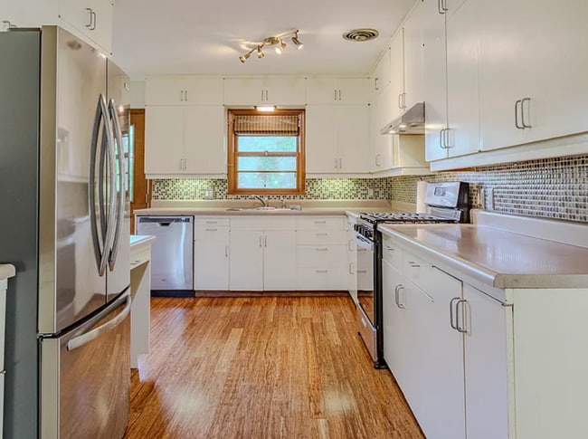 Building Photo - Beautiful 4 Bedroom / 3 Bath Home in the Heart of Manhattan, KS – Large Yard & Close to Campus