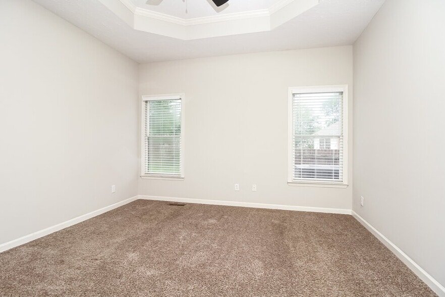 Building Photo - 1802 Cascade Ct