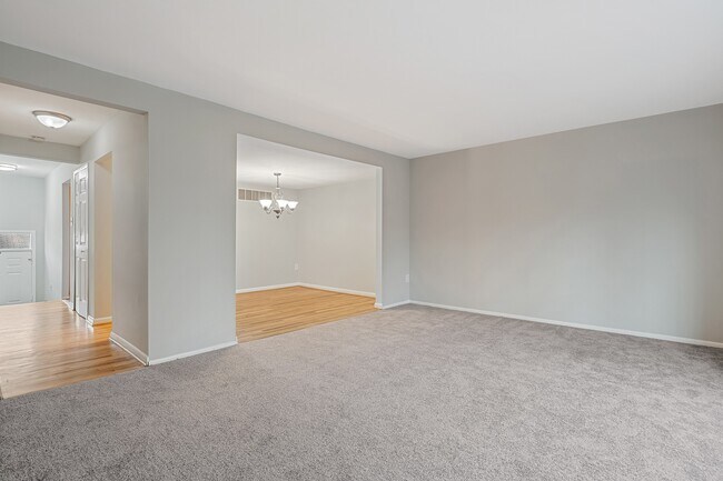 Building Photo - 10661 High Beam Ct