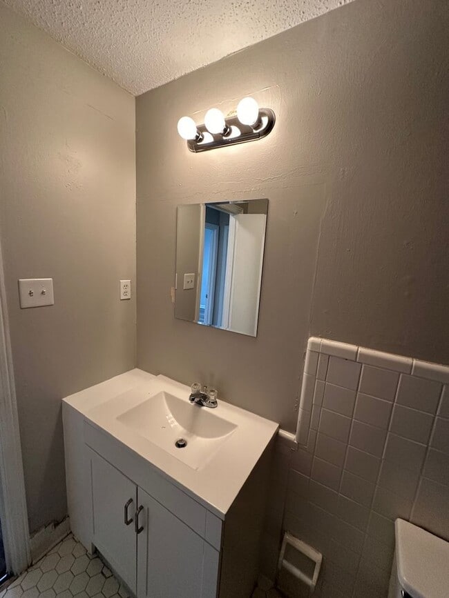 Building Photo - 4212 Cochese Rd