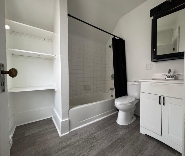 Building Photo - 728 W Colfax Ave