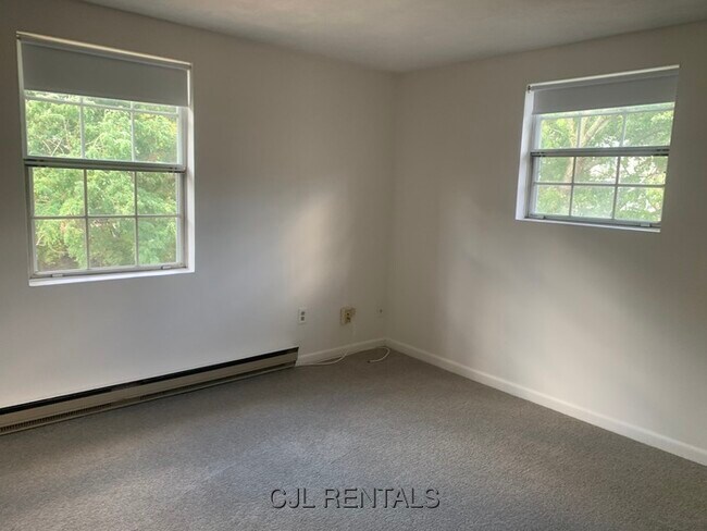 Building Photo - 1 Viking Ct