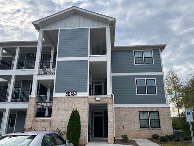 Primary Photo - Brand New Luxury 2 Bed/2 Bath Condo - Wate...