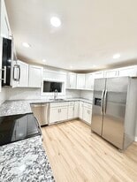 Building Photo - 4 Stratton Ln