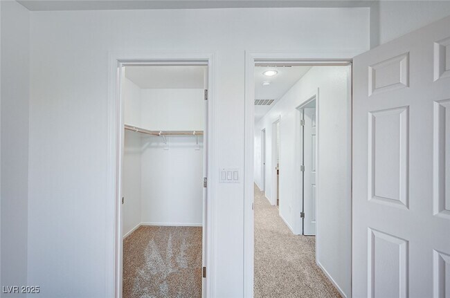 Building Photo - 10837 Hunters Green Ave