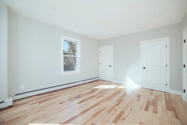 Building Photo - 10 Duffley Ct