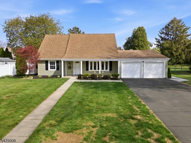 Building Photo - 3 Cypress Rd