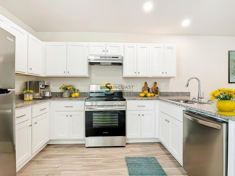 Building Photo - 11050 Reims Ave