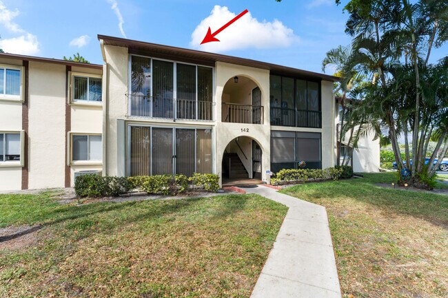Primary Photo - 142 Lake Pine Cir