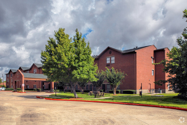 Building Photo - Oak Haven Apartments