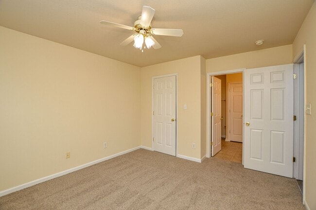 Building Photo - Charming 3 Bed, 2 Bath Home with fenced back yard!-**PRIMARY ON THE MAIN** COMING SOON!!!