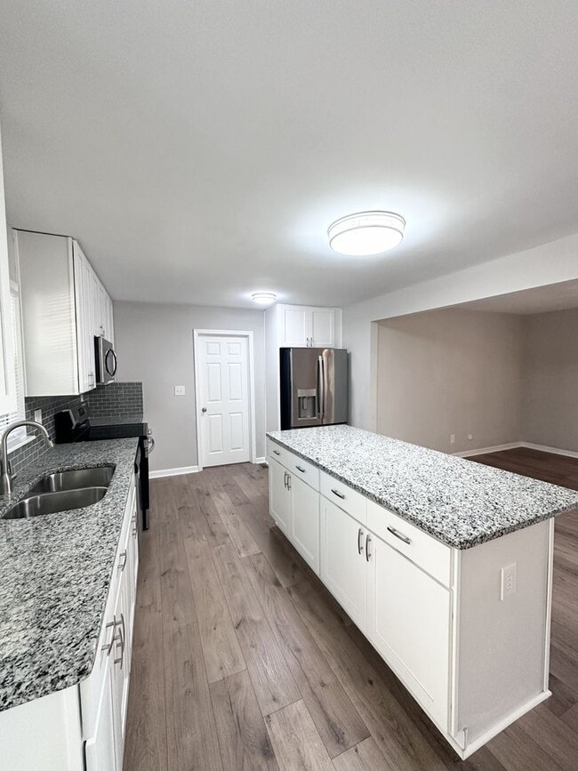 Building Photo - Waterfront Living in Chesapeake – Serene Views & Prime Location