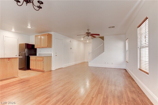 Building Photo - 1195 S Sweet Orange St