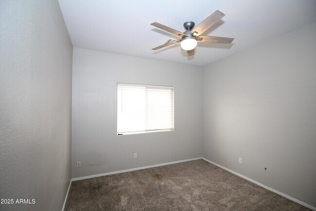 Building Photo - 8166 W Rose Garden Ln