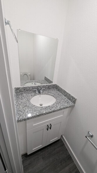 Building Photo - 7904 Shotwell St