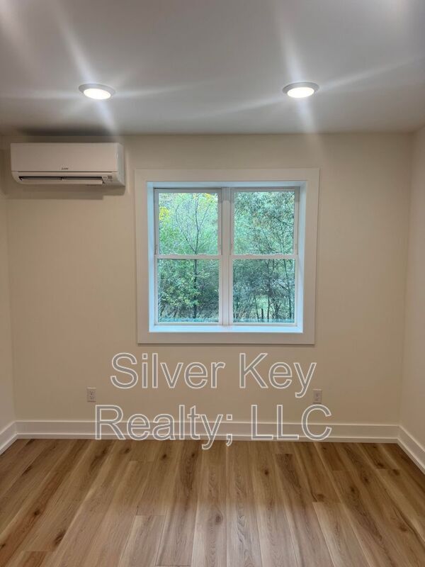 Building Photo - 2113 W Madison Ave