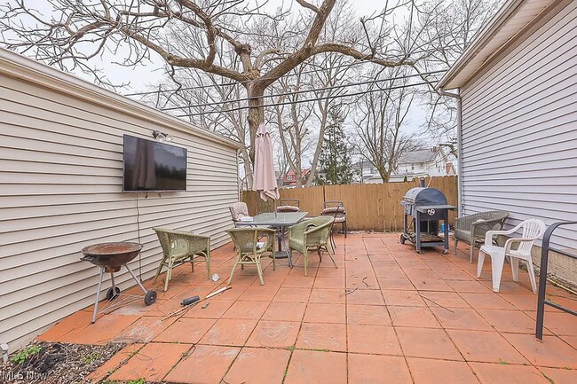 Building Photo - 4684 E 85th St