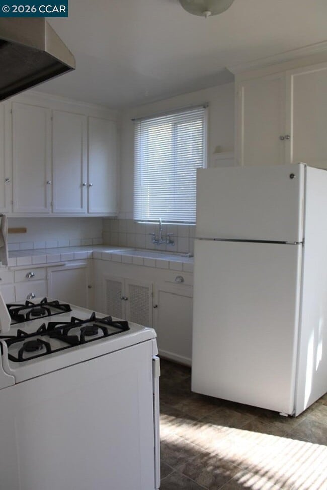 Building Photo - 508 Civic Center St