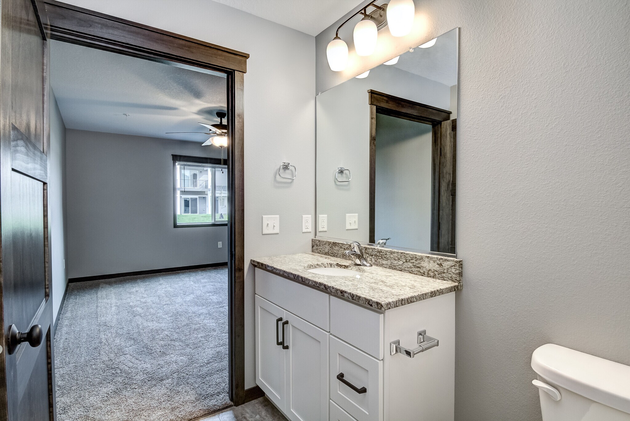 Building Photo - 102 Ridge Rd