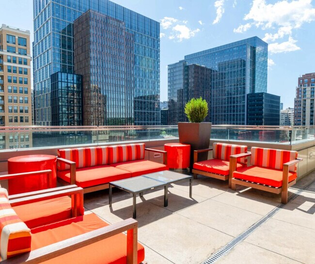 Building Photo - 1200 S Fern St