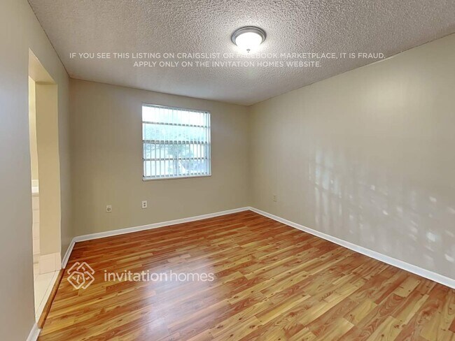 Building Photo - 14075 Langley Pl