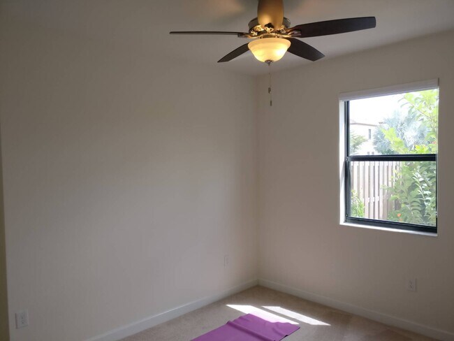 Building Photo - 8871 NW 102nd Ct