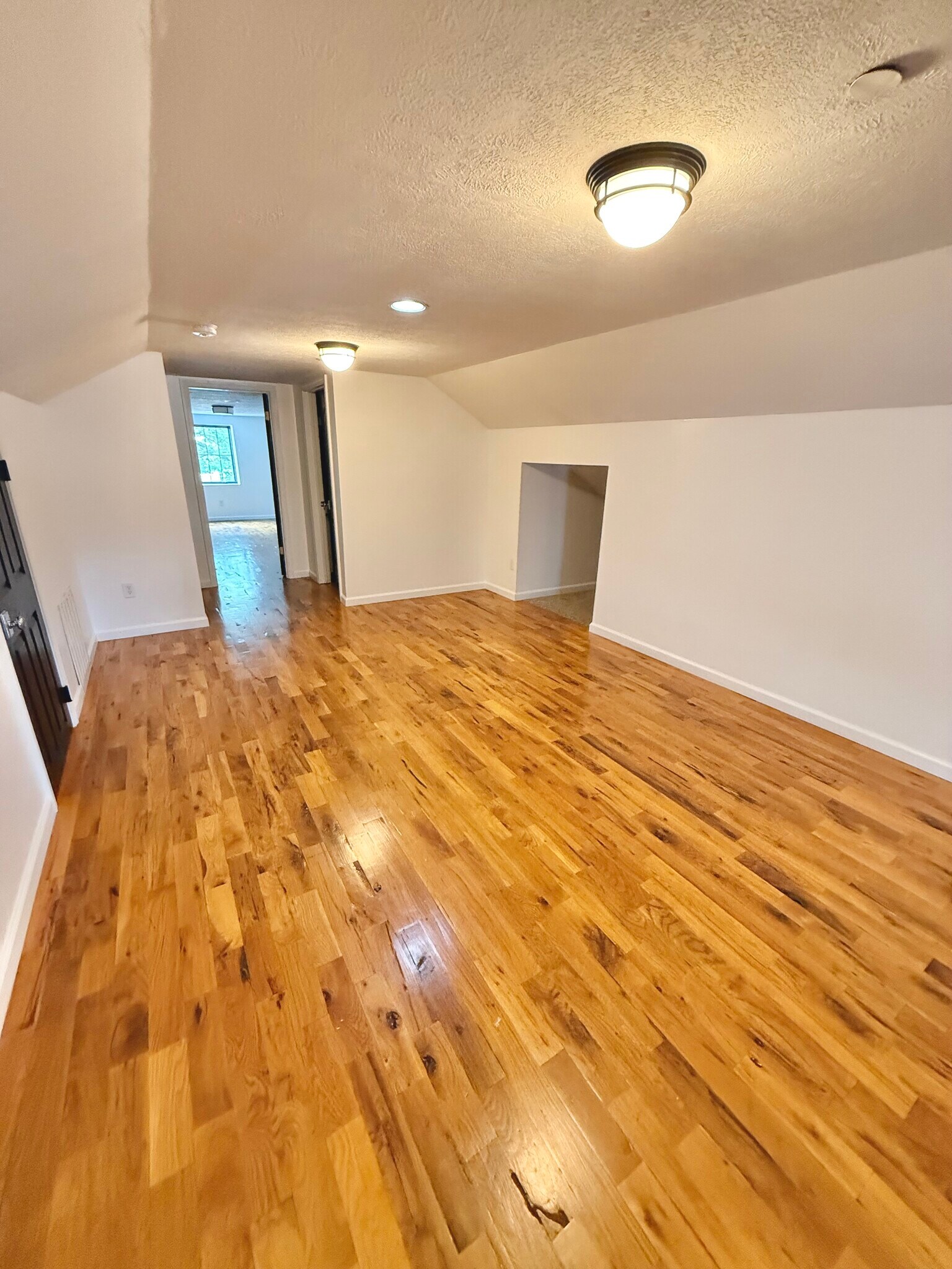 Den/Loft - 1030 Central Ave