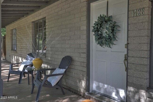 Building Photo - 1428 S Oakley Pl