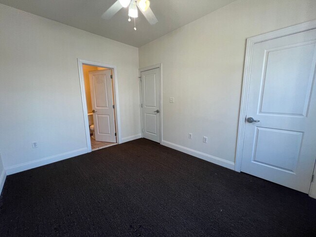 Building Photo - 7 Bedroom Home