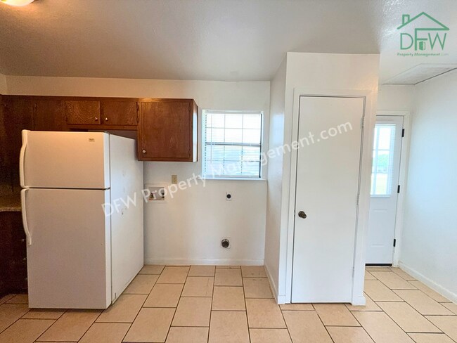 Building Photo - 2-Bedroom Townhome for Lease in a Peaceful Celina Community