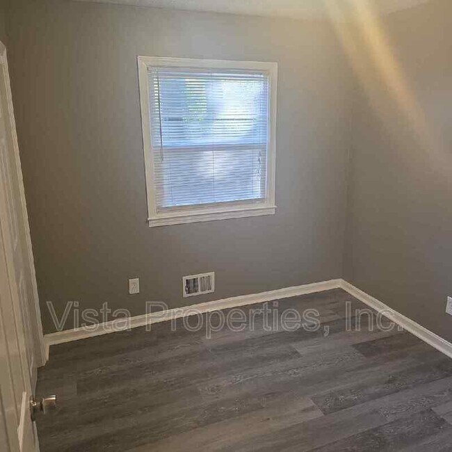 Building Photo - 1622 Haskin Ave