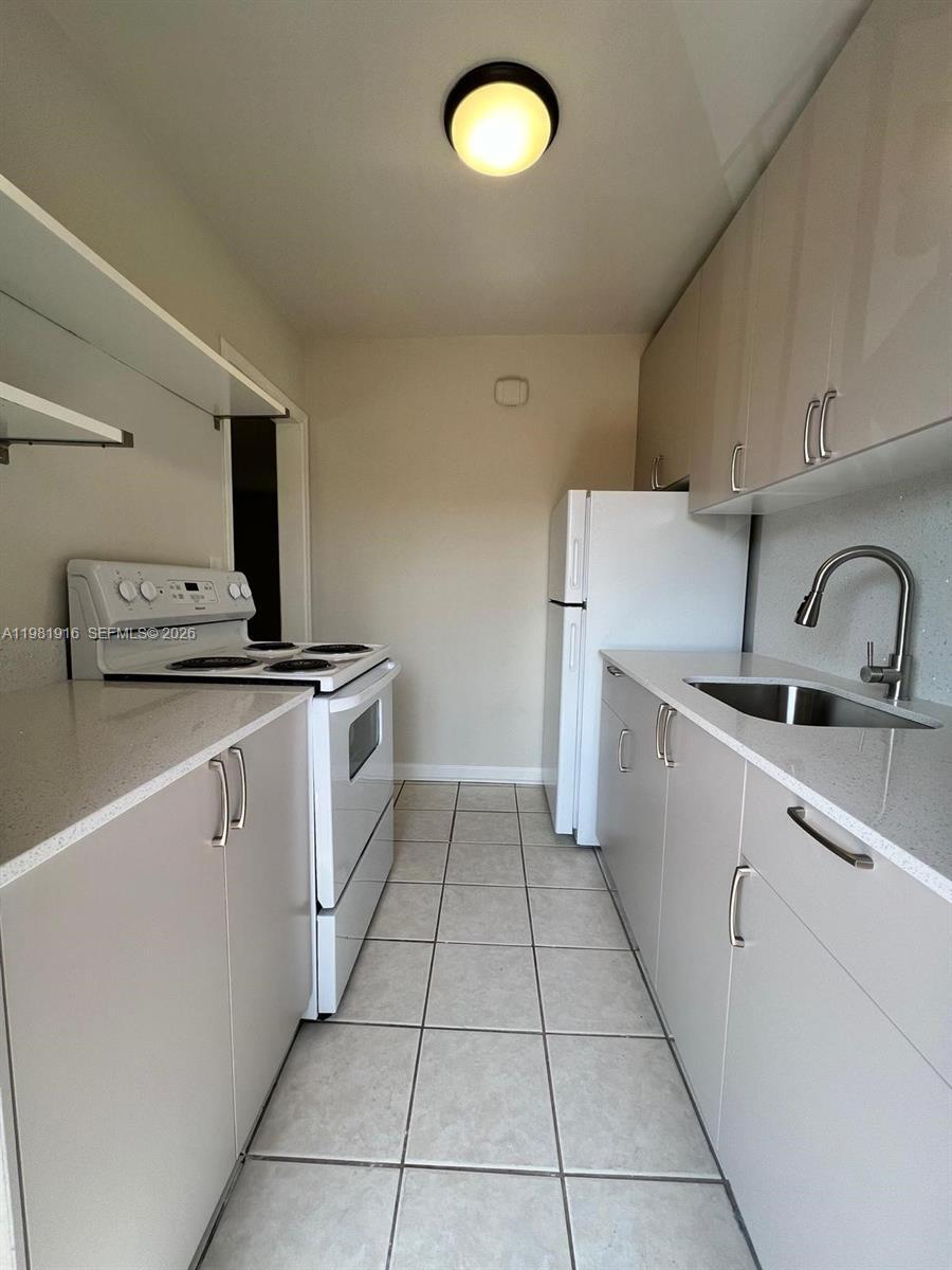 Building Photo - 2390 SW 22nd St