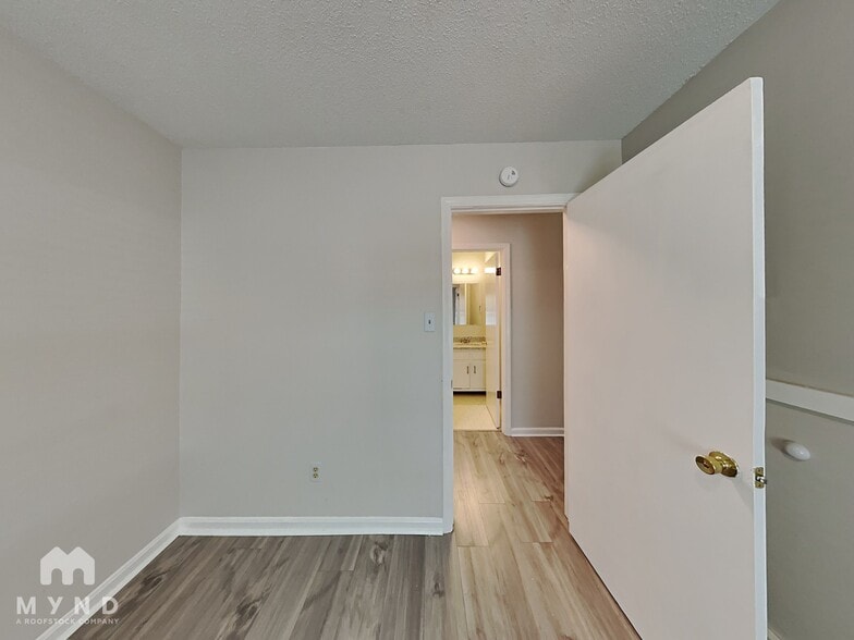 Building Photo - 151 Wilson St