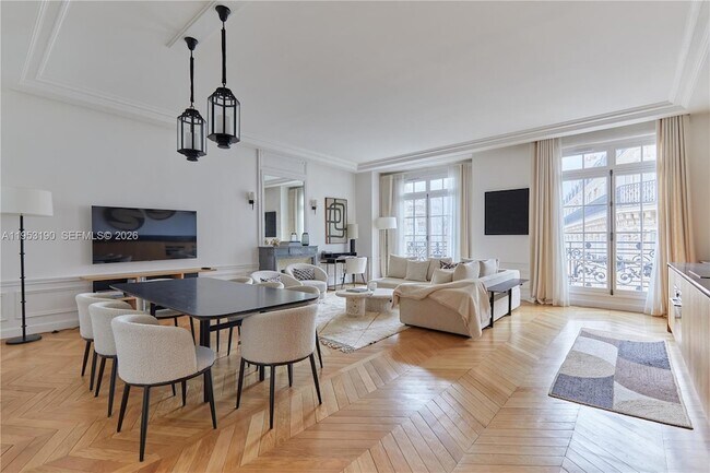 Building Photo - 11 Rue St