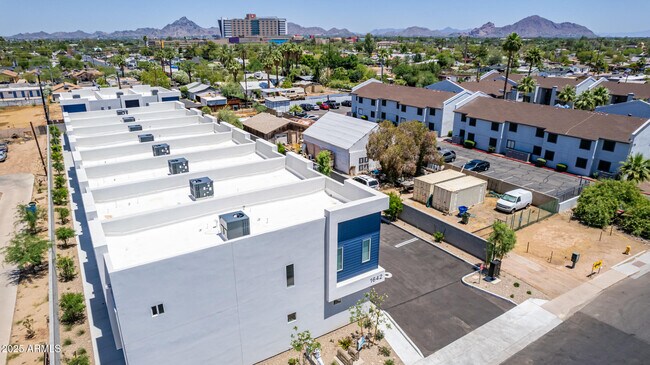 Building Photo - 1642 E Monte Vista Rd