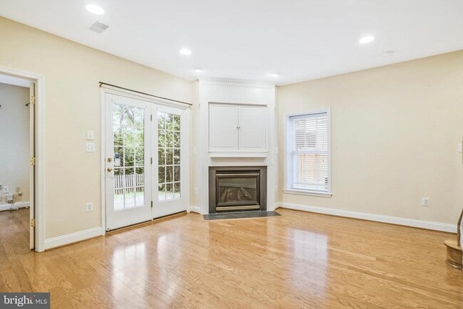 Building Photo - 9980 Cyrandall Dr