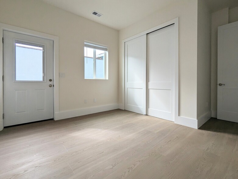 Building Photo - 339 Fremont Ave