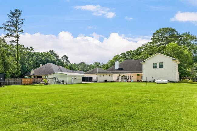 Building Photo - 19509 Desna Dr