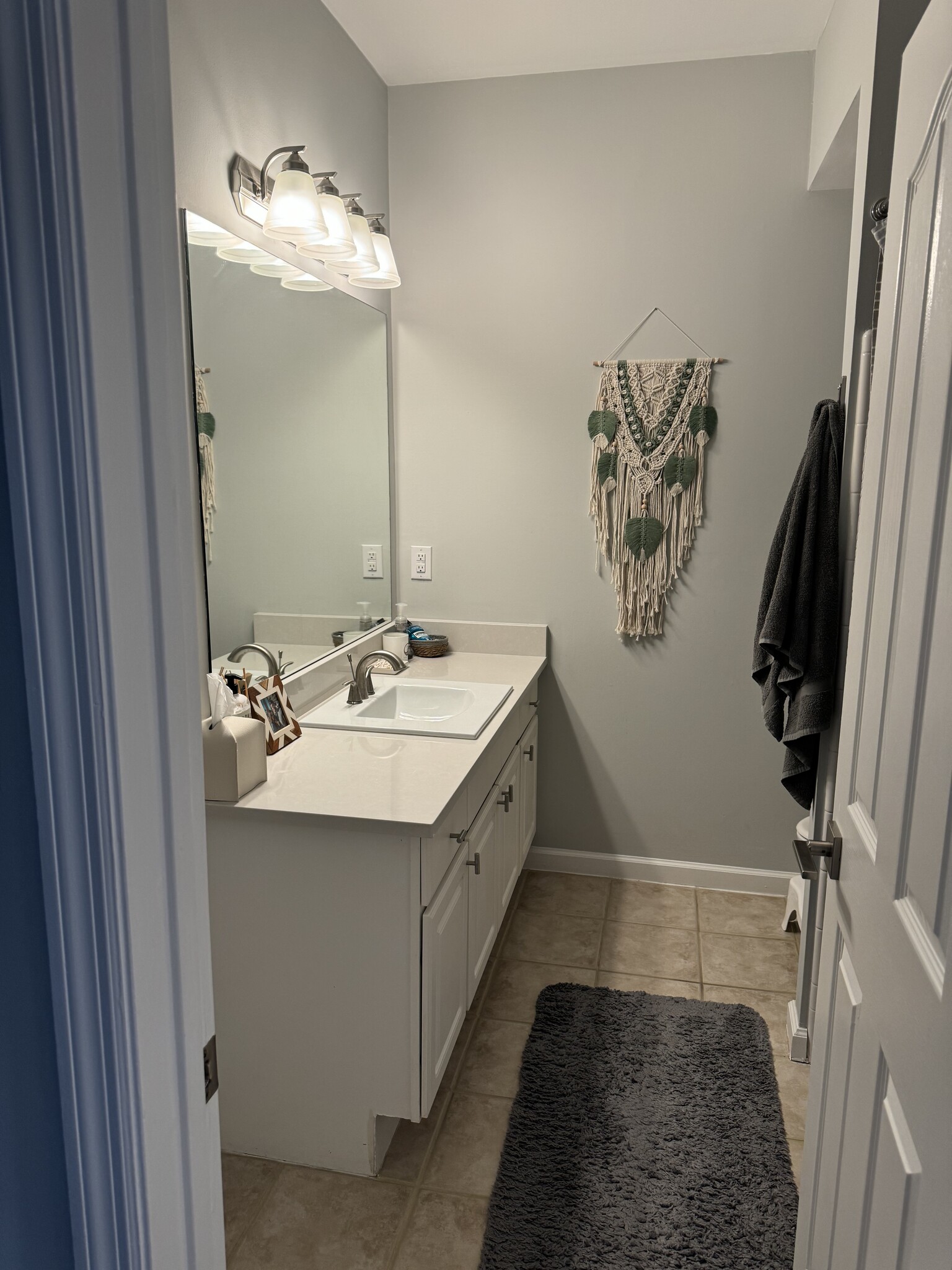 Guest bathroom level 2 - 2024 Alta Meadows Ln