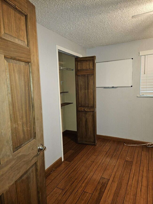 Building Photo - BEAUTIFUL 4 BEDROOM 2 BATH HOME IN THE BEAUTIFUL SOUTH DAYTONA