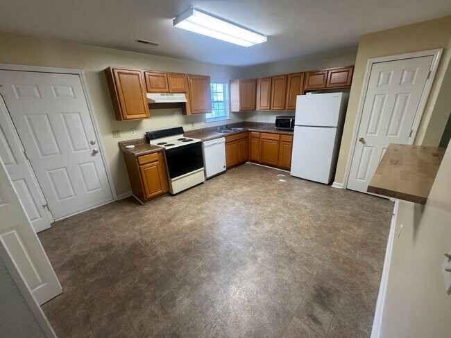 Building Photo - 1419 Jenninfer Drive