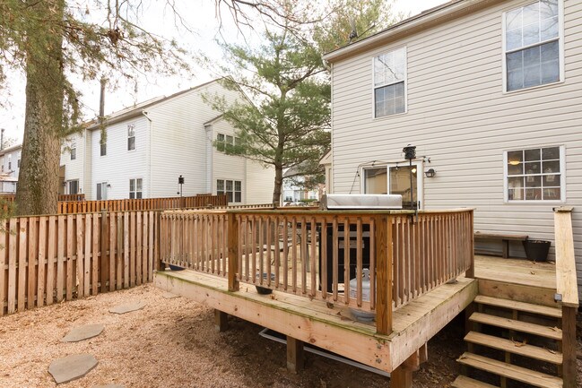 Building Photo - 707 Lions Gate Ln