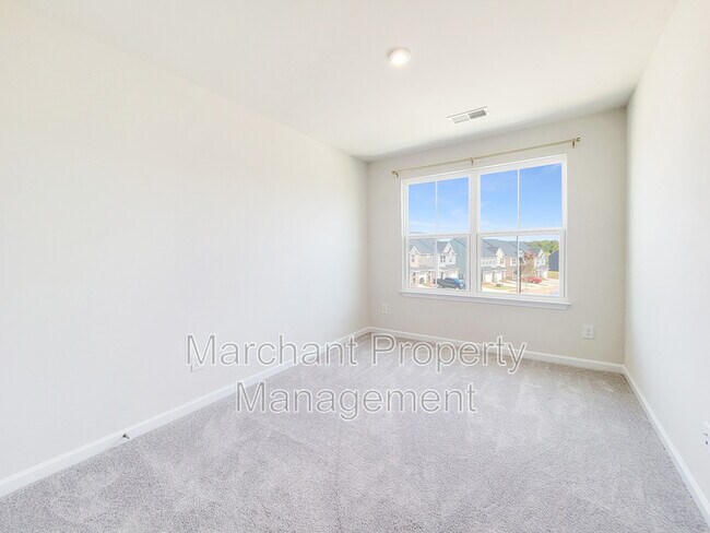 Building Photo - 111 Marthawood Ln