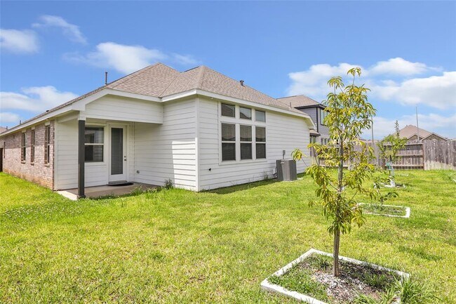 Building Photo - 15342 Majestic Knight Dr