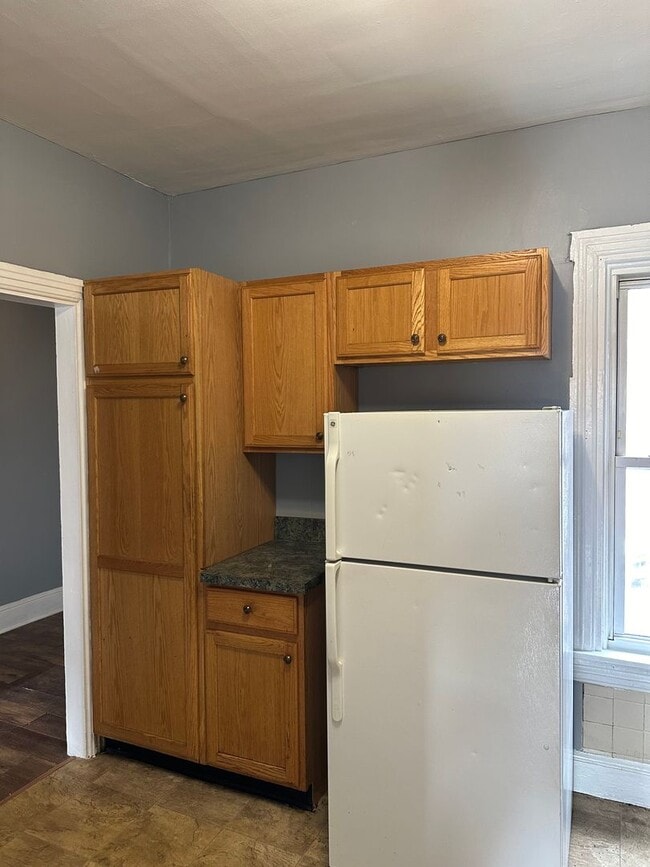 Building Photo - 809 Columbia Ave