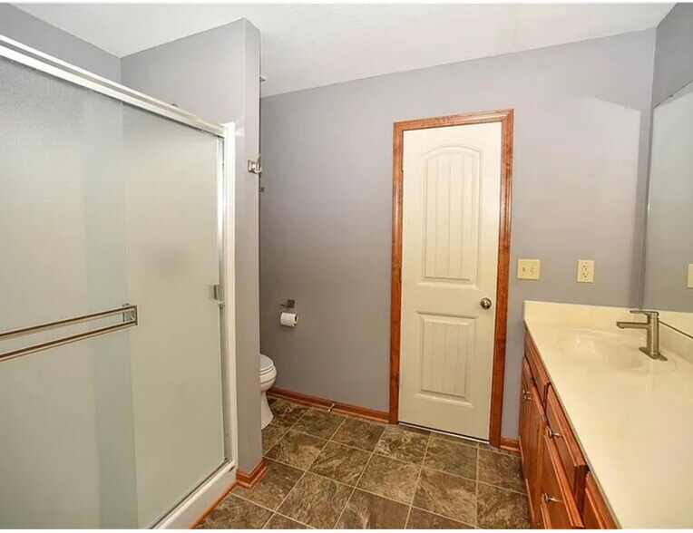 Building Photo - 544 N Old Mill Rd