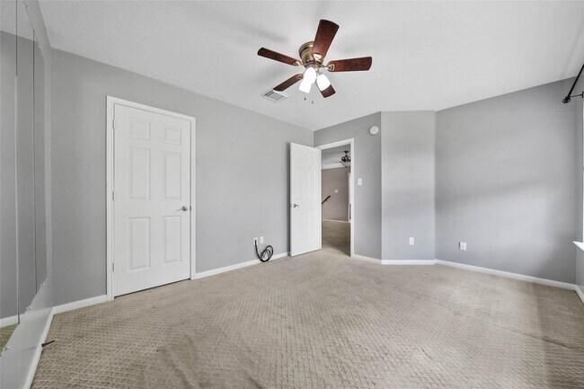 Building Photo - 16731 Creek Trail