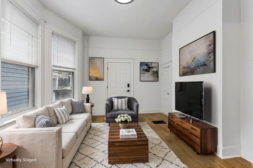 Primary Photo - 2018 Burnet Ave
