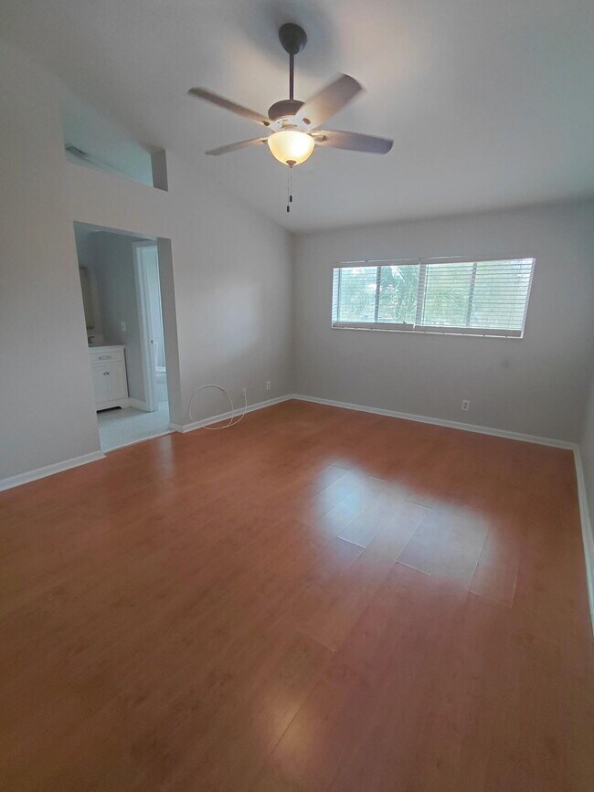 Building Photo - 2147 Discovery Cir W