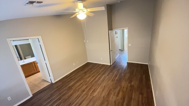 Building Photo - 3 Bedroom - 2 Bath - 1420 Sq. Ft. - 2 Car ...